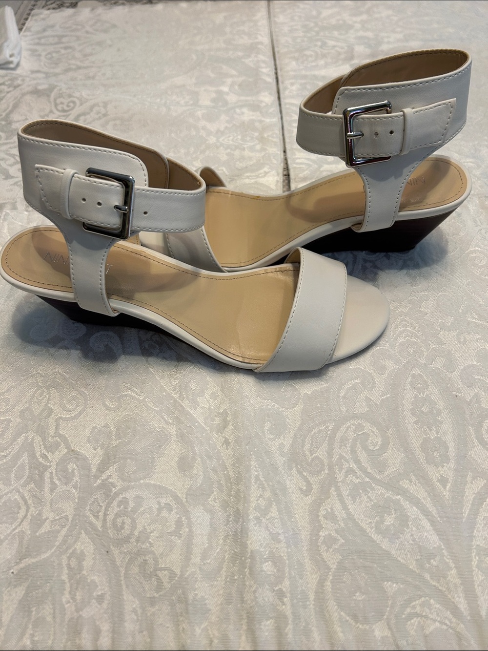 Nine West White Ankle-Strap Heeled Sandals; Size 8M; Excellent Condition!